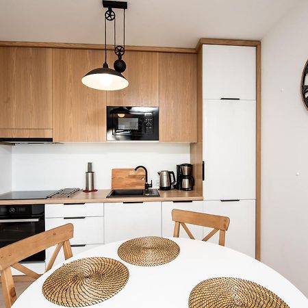 Апартаменты Apartament Marino Устроне-Морске Экстерьер фото